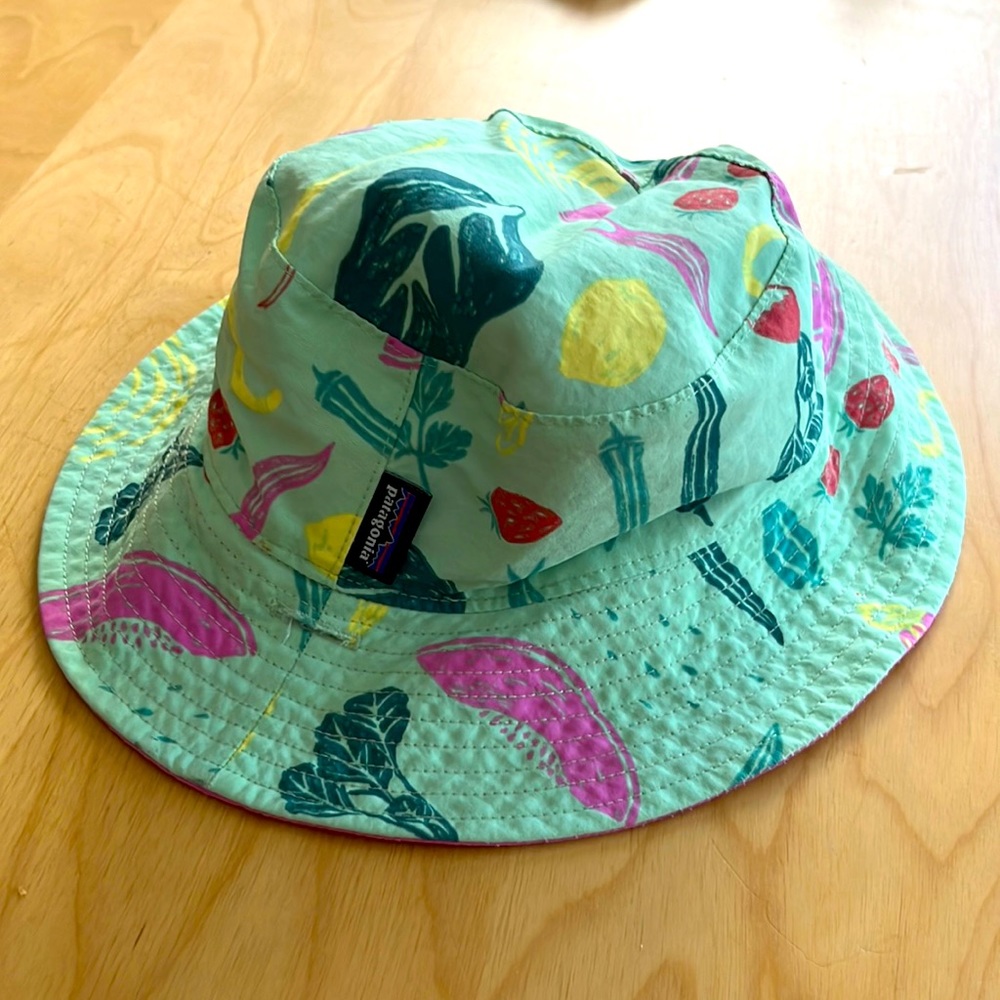 Patagonia Baby Reversible Bucket Sun Hat Garden Slug/Pink (18-24m)